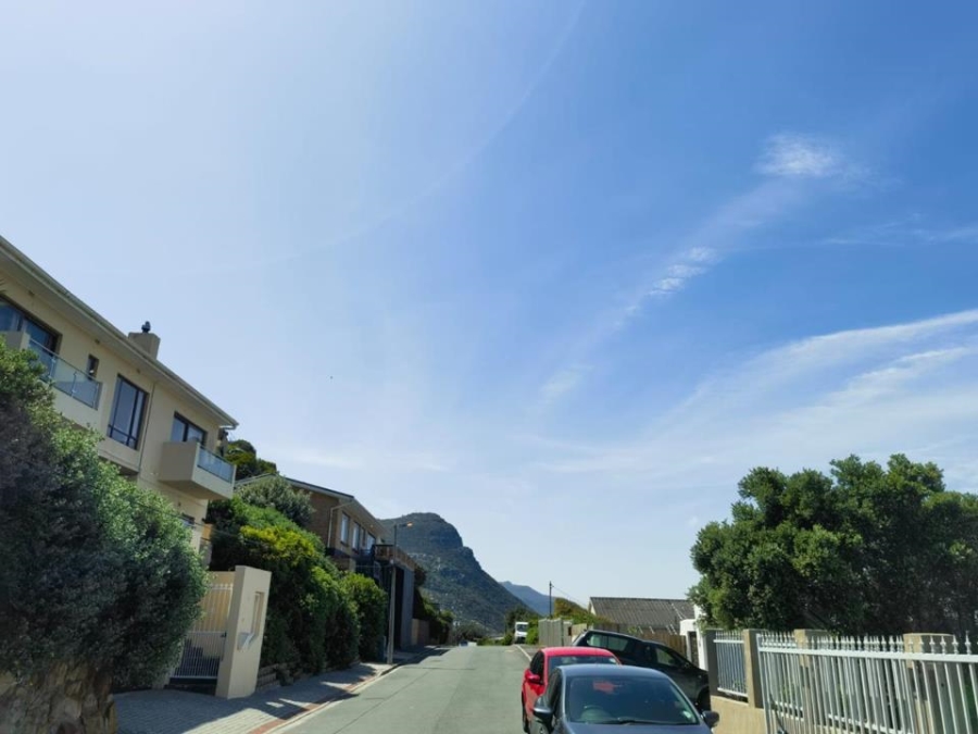 6 Bedroom Property for Sale in Glencairn Western Cape